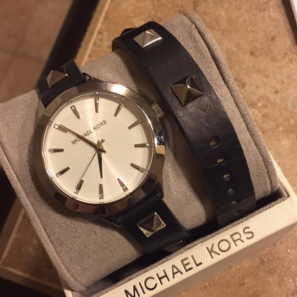 Michael Kors watch - Picture 1 of 3